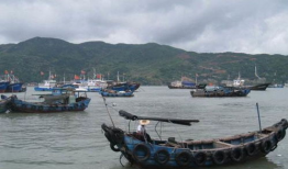 福建小渔船吃瓜,吃瓜群众的海洋生活剪影