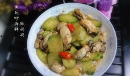 拉瓜海鲜炒着吃,炒出鲜美滋味，尽享海鲜盛宴