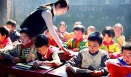 乡村教师吃瓜事件,揭开乡村教育困境的冰山一角