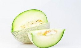吃哈蜜瓜太多瓜拉绿便,过量食用哈蜜瓜引发绿色便便的奥秘解析
