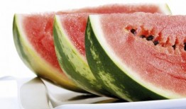 水果少女吃瓜,水果少女的甜蜜瓜界探险记